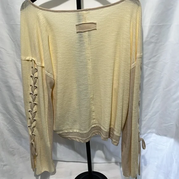 POL Yellow Lace-Up Sleeve Blouse - Picture 3 of 5